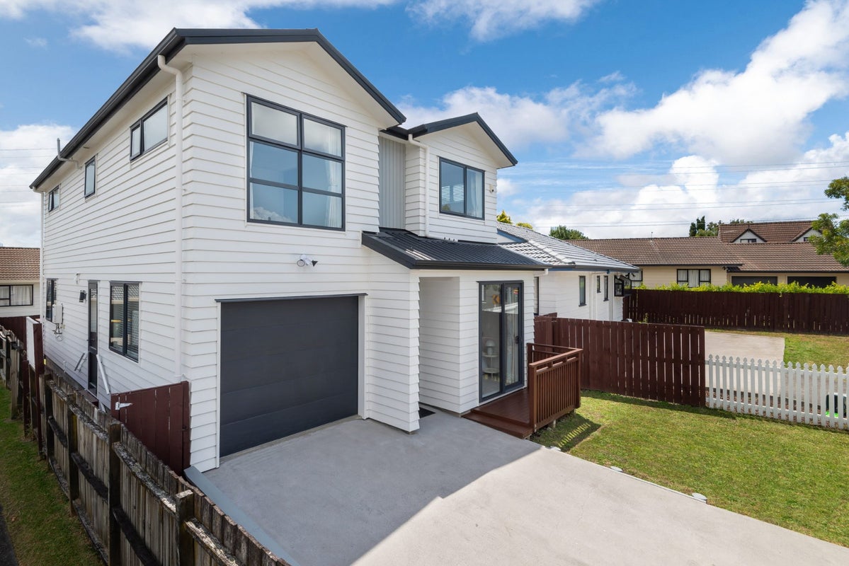 49A Meadowood Drive, Unsworth Heights, Auckland - Carousel 1