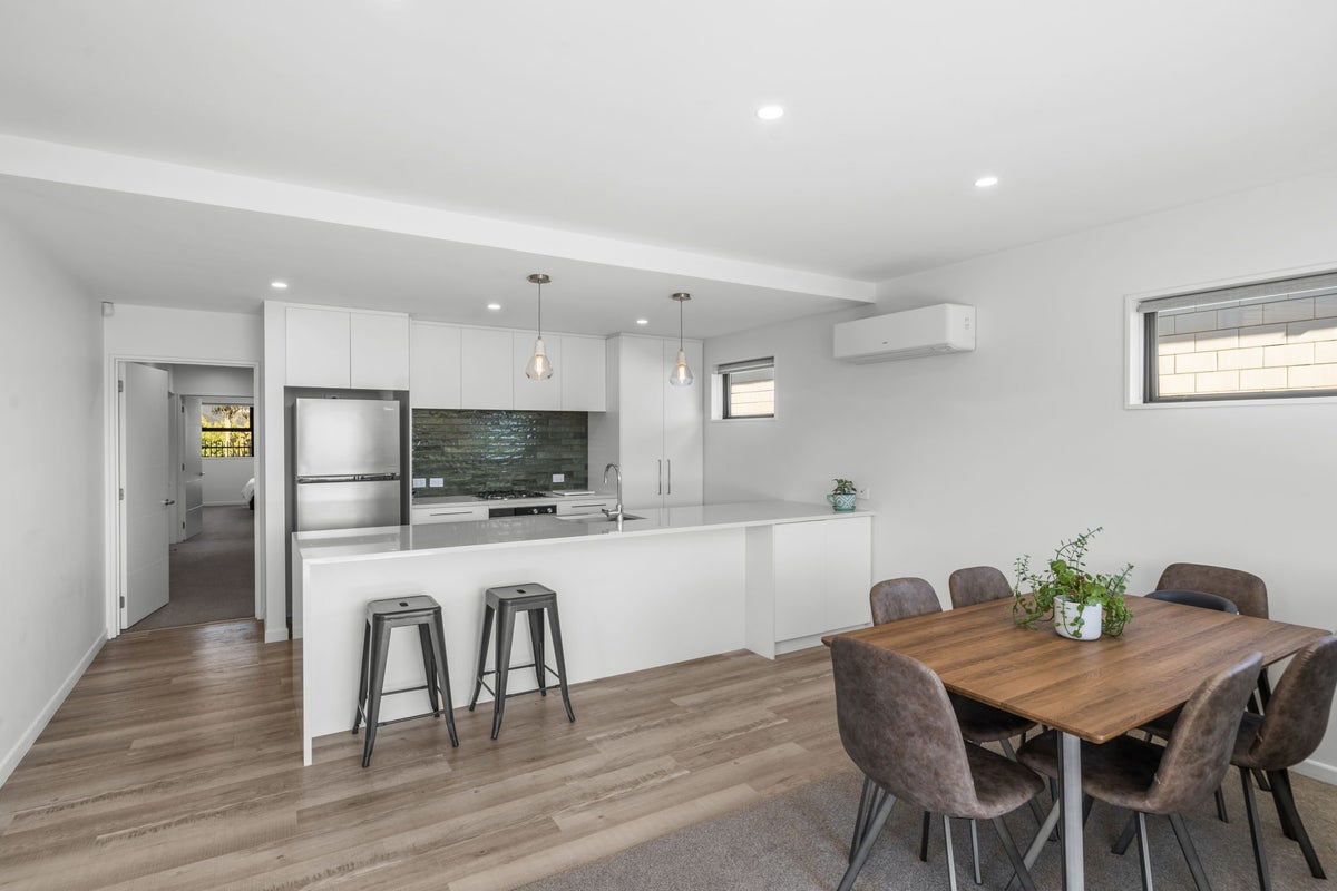 6 Lussa Close, Broomfield, Christchurch - Carousel 2