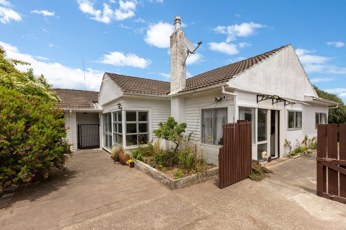 8 Whitworth Road, Utuhina, Rotorua - Carousel 1