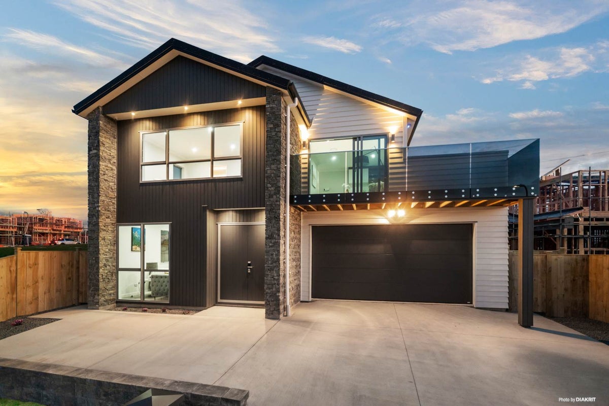 25 Koromeke Street, Flat Bush, Auckland - Carousel 2