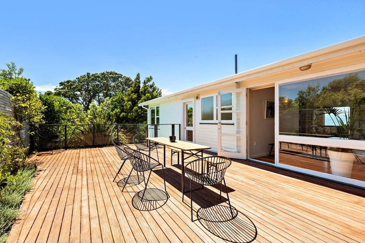 80 Pitt Street, Wadestown, Wellington - Carousel 15
