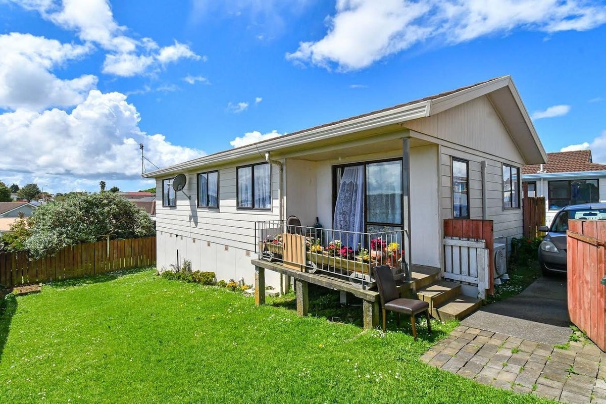 4/1 Rebecca Rise, Weymouth, Auckland - Carousel 1