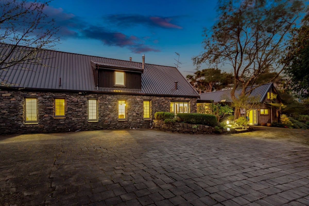 43 West Lynn Road, Titirangi, Auckland - Carousel 2