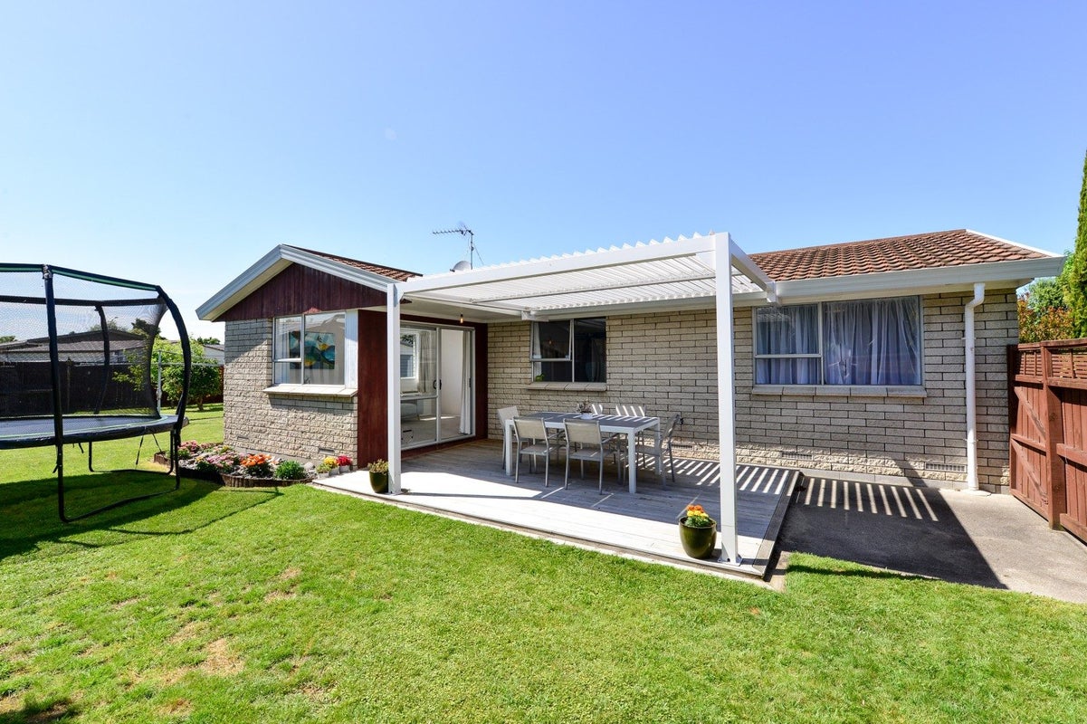 102 Oakfield Crescent, Pukete, Hamilton - Carousel 1