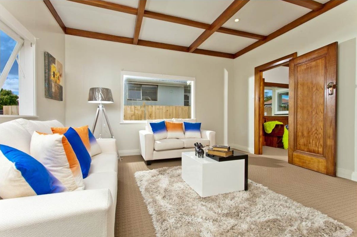 11B Bamboo Grove, Kelston, Auckland - Carousel 1