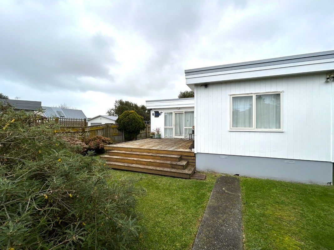 24 Kaka Road, Raumati Beach, Paraparaumu - Carousel 1