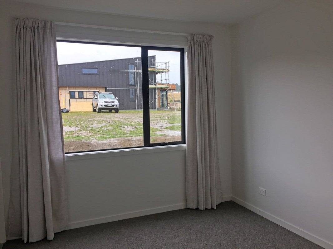 18 Robrosa Street, Wanaka - Carousel 14