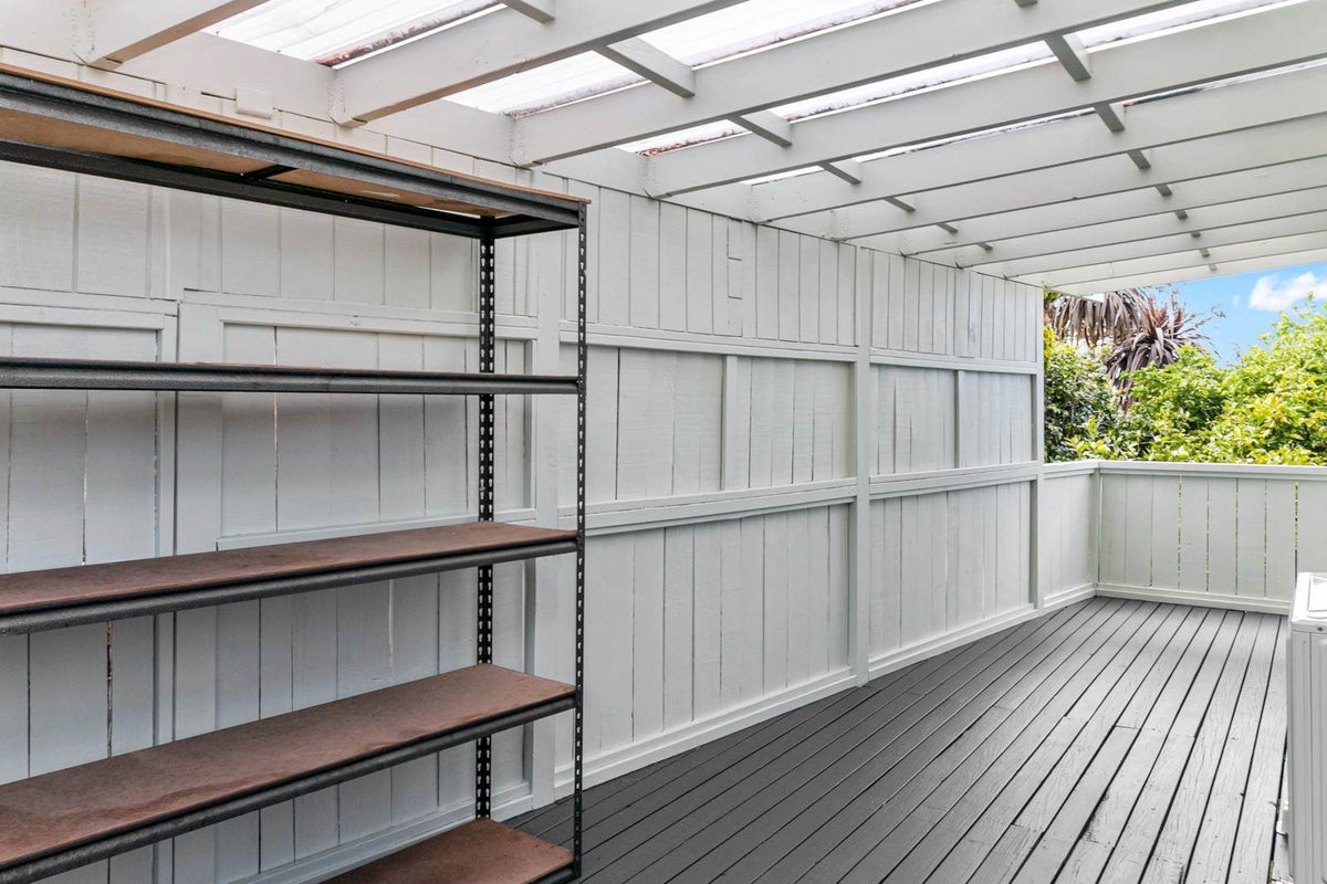 37 Virgo Place, Glen Eden, Auckland - Carousel 11