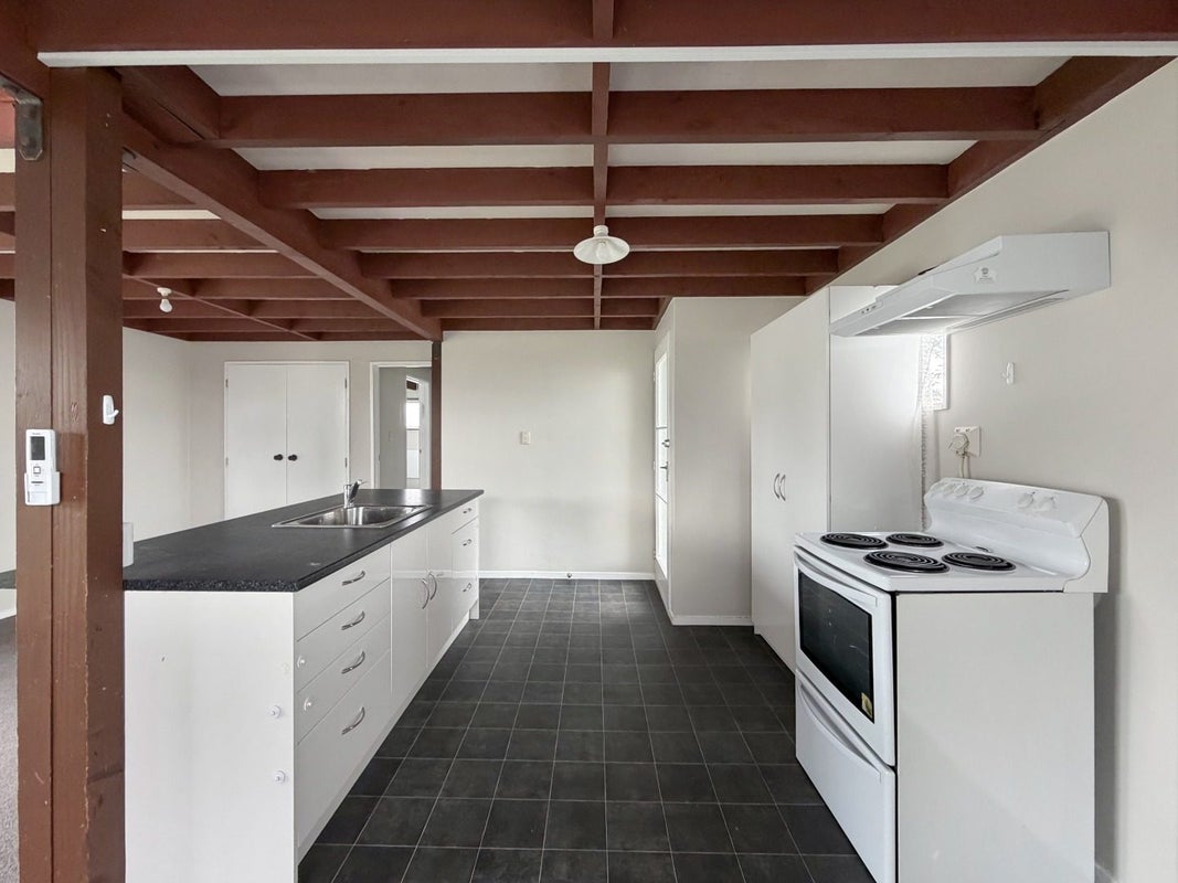 84B Manuka Street, Castlecliff, Whanganui - Carousel 2