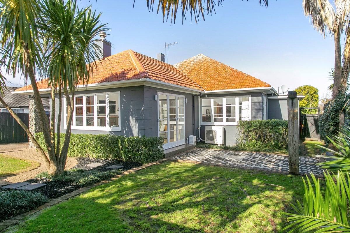 132 Meadowbank Road, Meadowbank, Auckland - Carousel 1