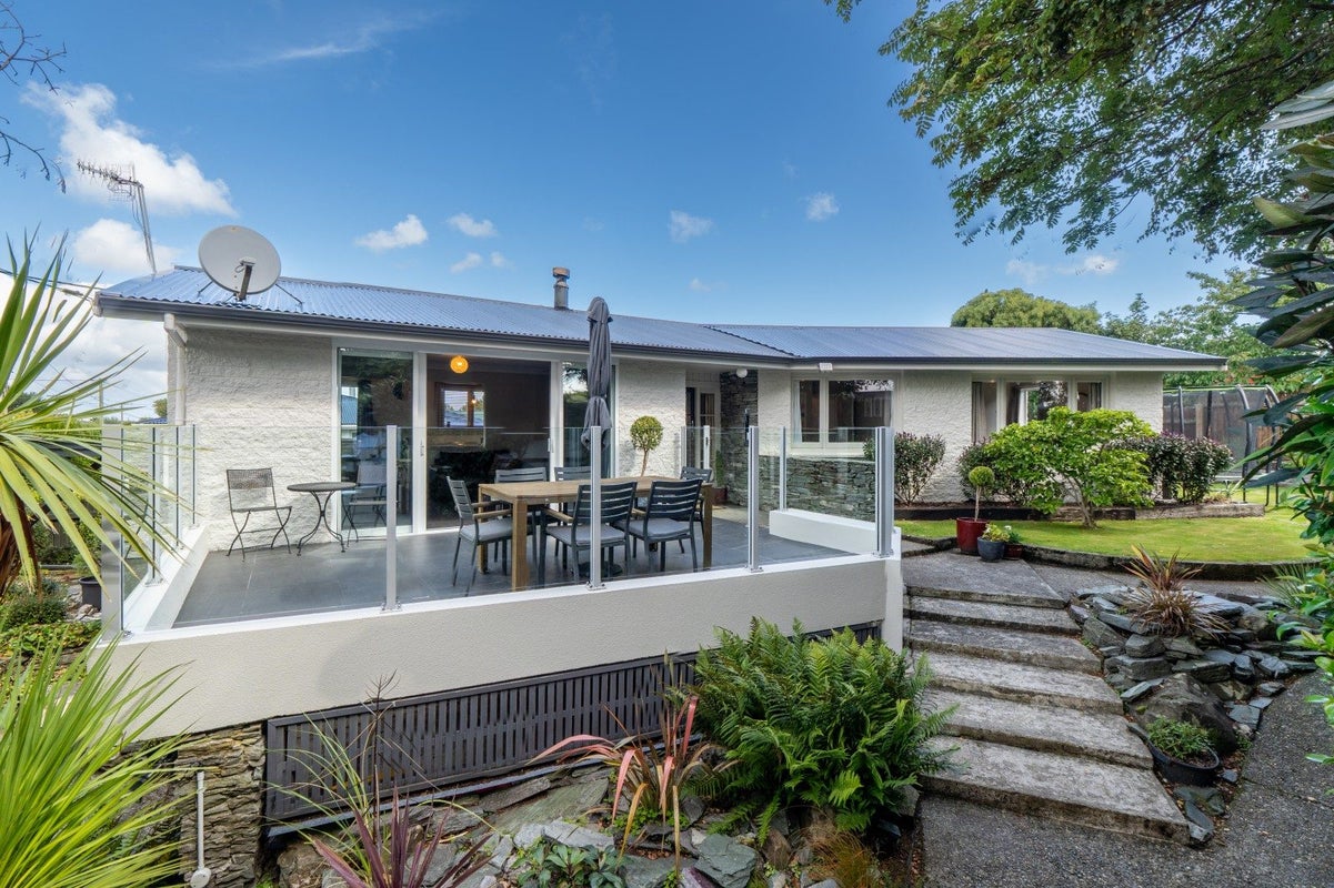 84 Harvey Street, Grasmere, Invercargill - Carousel 1