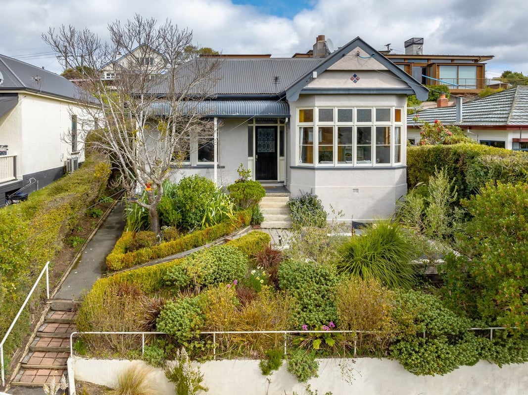 41 Cannington Road, Maori Hill, Dunedin - Carousel 1