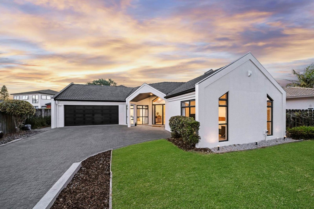 116 Longford Park Drive, Takanini, Auckland - Carousel 1