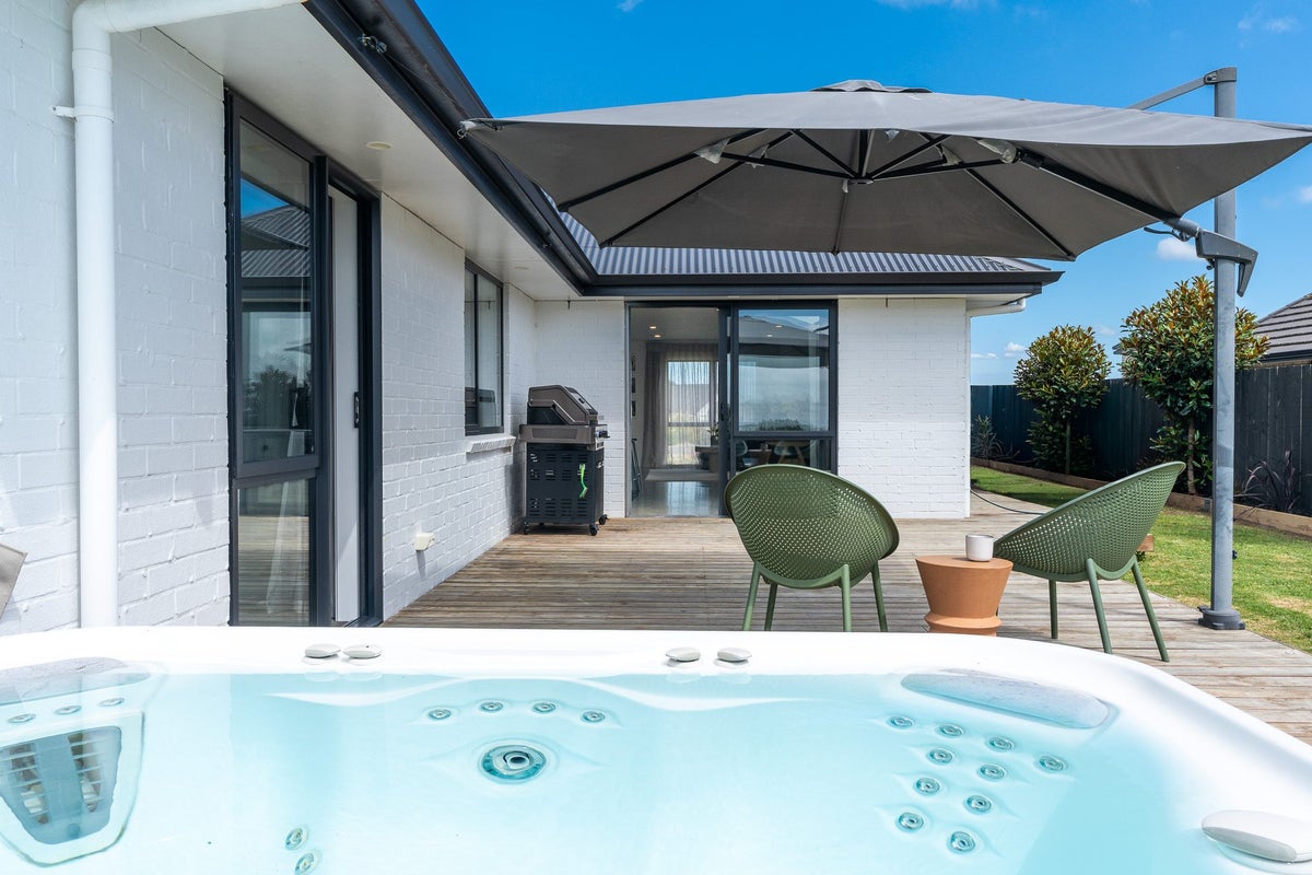 12 Iwi Road, Baverstock, Hamilton - Carousel 19