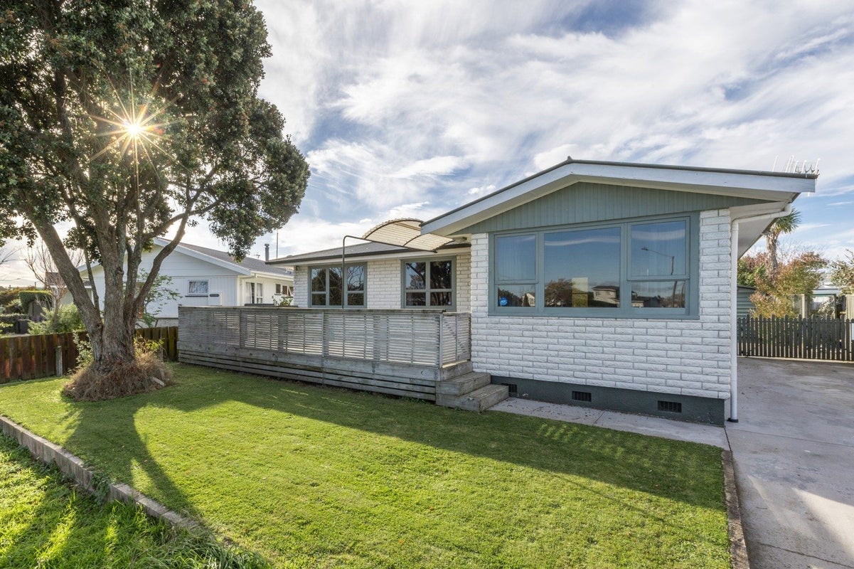 24 Salisbury Avenue, Tamatea, Napier - Carousel 1