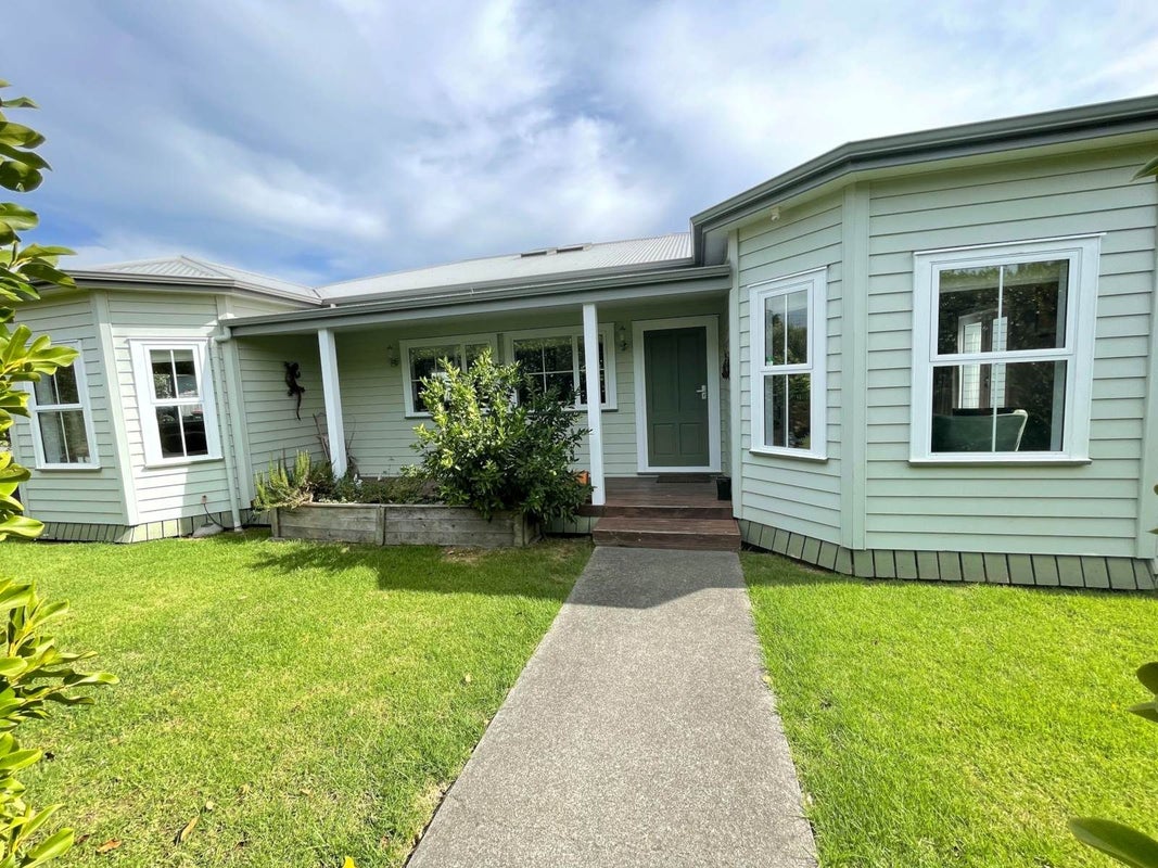 60 Karaka Road, Beachlands, Auckland - Carousel 1