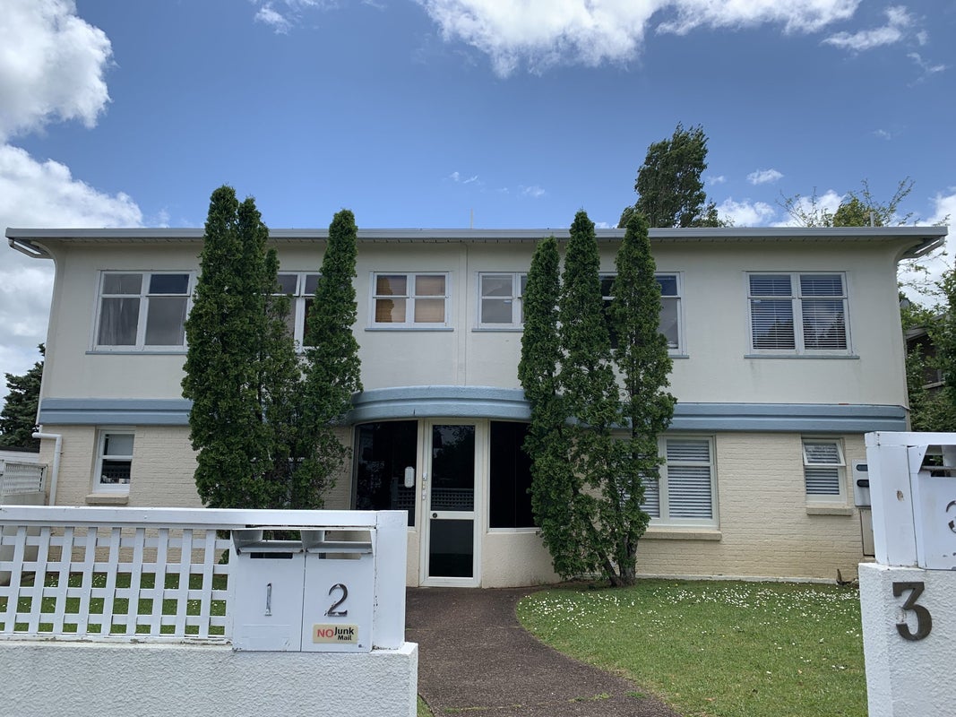 4/3 Harvey Place, Kohimarama, Auckland - Carousel 1