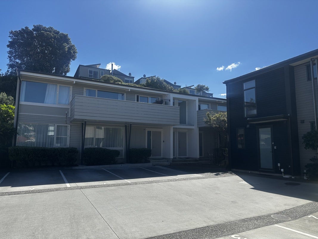 10/74 Derwent Street, Island Bay, Wellington - Carousel 1