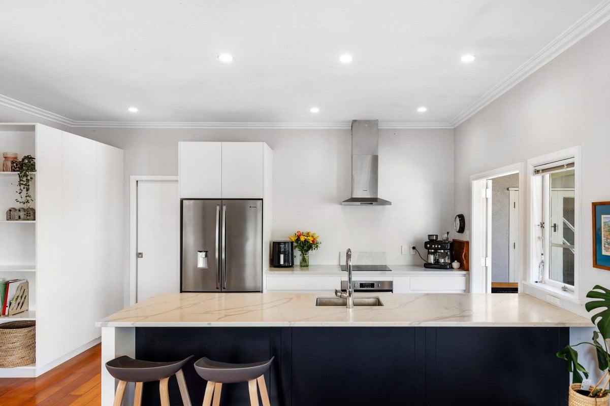 911 Avenue Road East, Parkvale, Hastings - Carousel 2