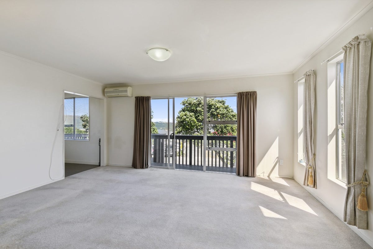 143 Conclusion Street, Ascot Park, Porirua - Carousel 2