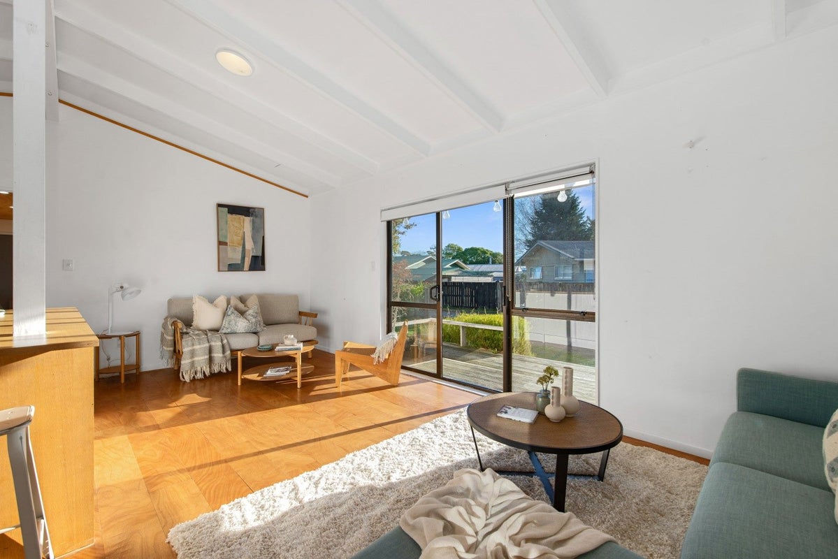 39 Tennyson Drive, Owhata, Rotorua - Carousel 2