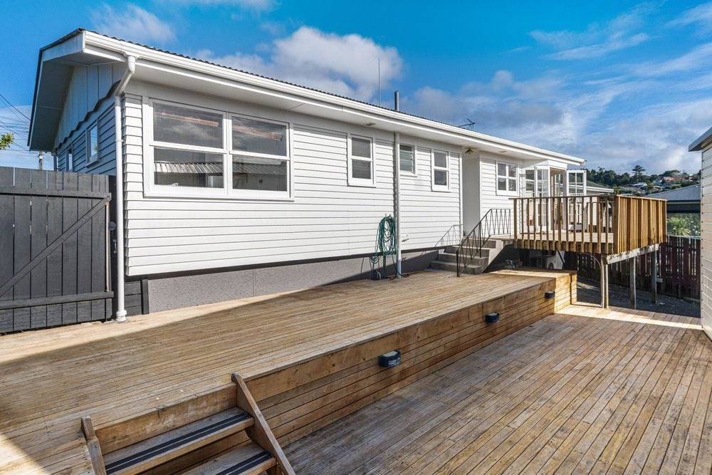 115 Stanley Road, Glenfield, Auckland - Carousel 1