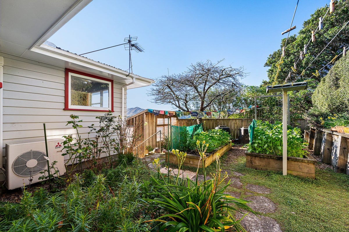 5 Denbigh Way, Wilton, Wellington - Carousel 2