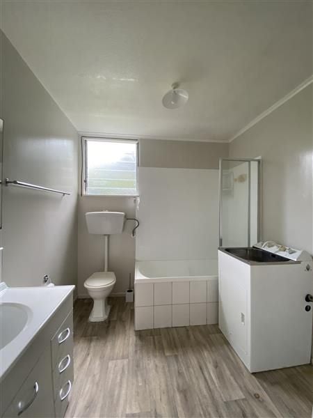 2/0 Owairaka Avenue, Owairaka, Auckland - Carousel 9