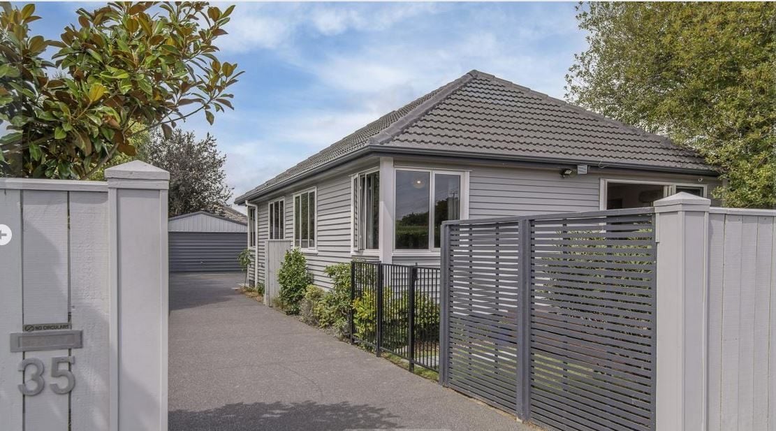 35 Aorangi Road, Bryndwr, Christchurch - Carousel 1