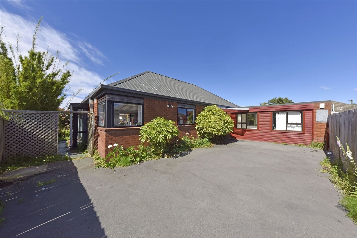 2/4 Betwin Avenue, Sockburn, Christchurch - Carousel 1