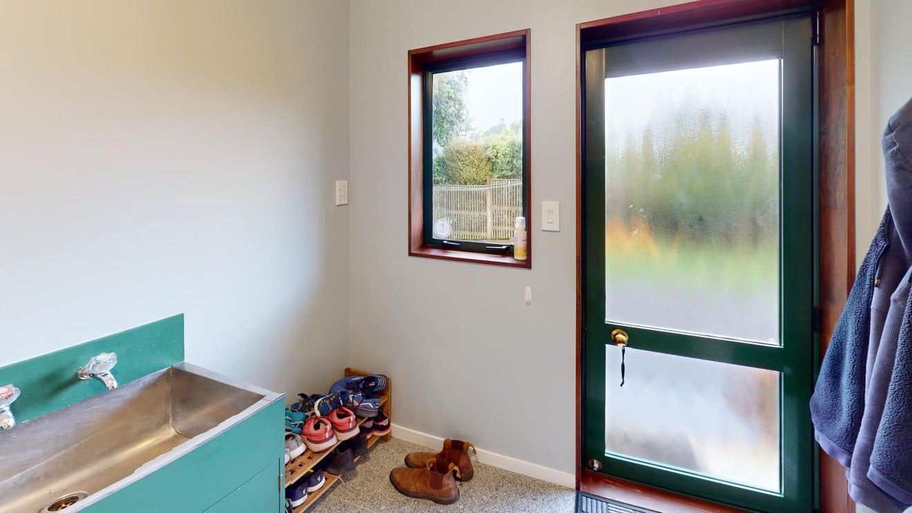 24 Cashmere Drive, Fitzherbert, Palmerston North - Carousel 14