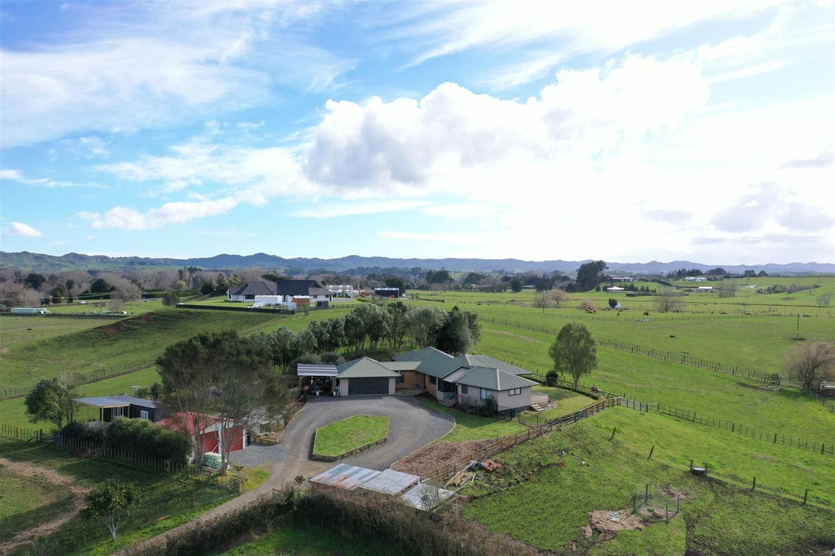 2180 Kakaramea Road, Ngahinapouri - Carousel 1