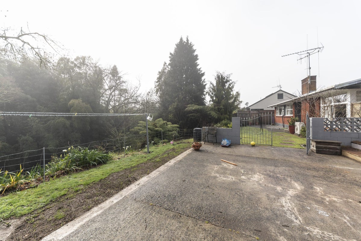 14 Gerrand Place, Chedworth, Hamilton - Carousel 16
