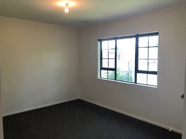 7B Clifton Avenue, Carterton, Carterton - Carousel 7