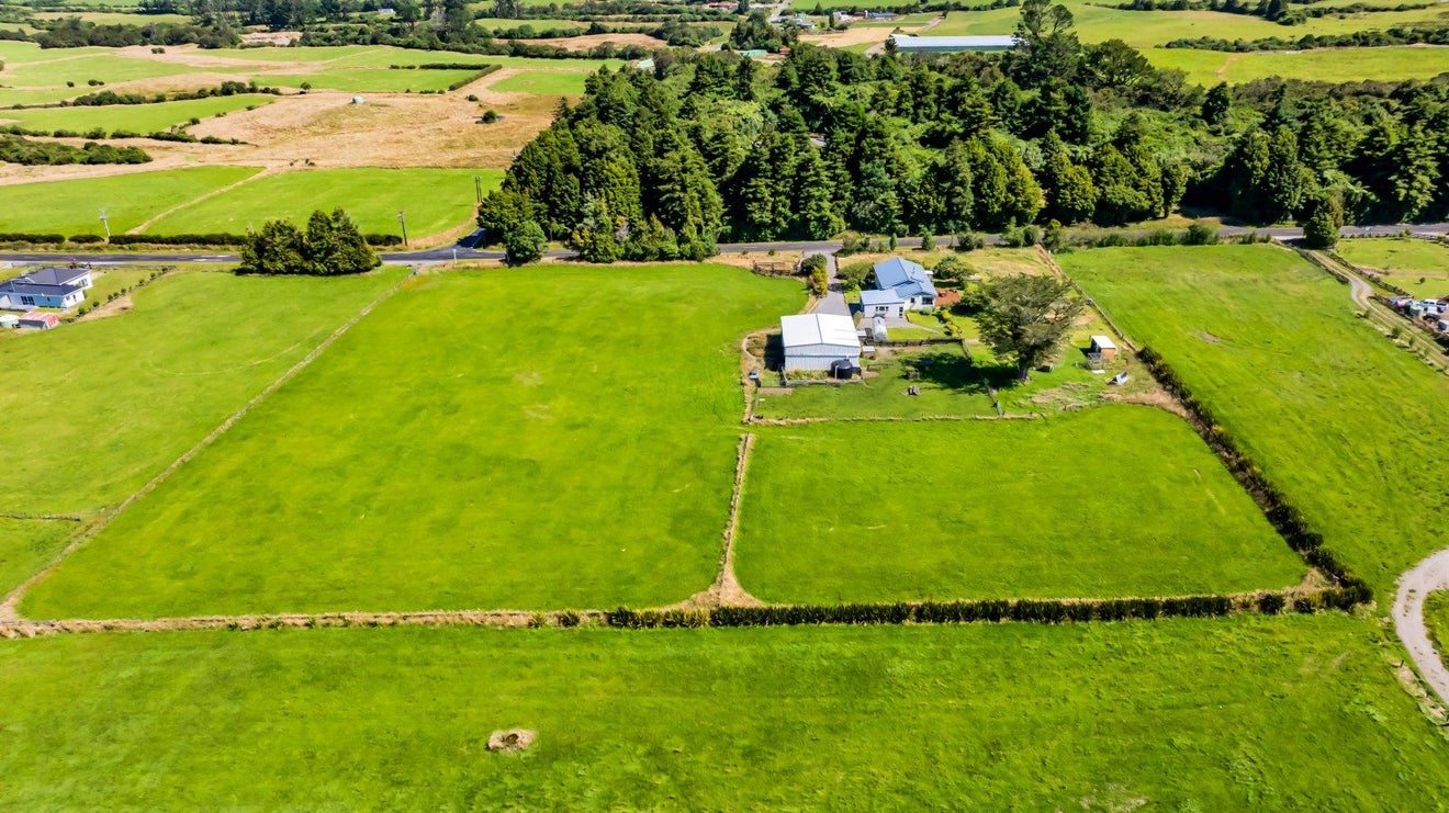 834 Pembroke Road West, Pembroke, Stratford - Carousel 27