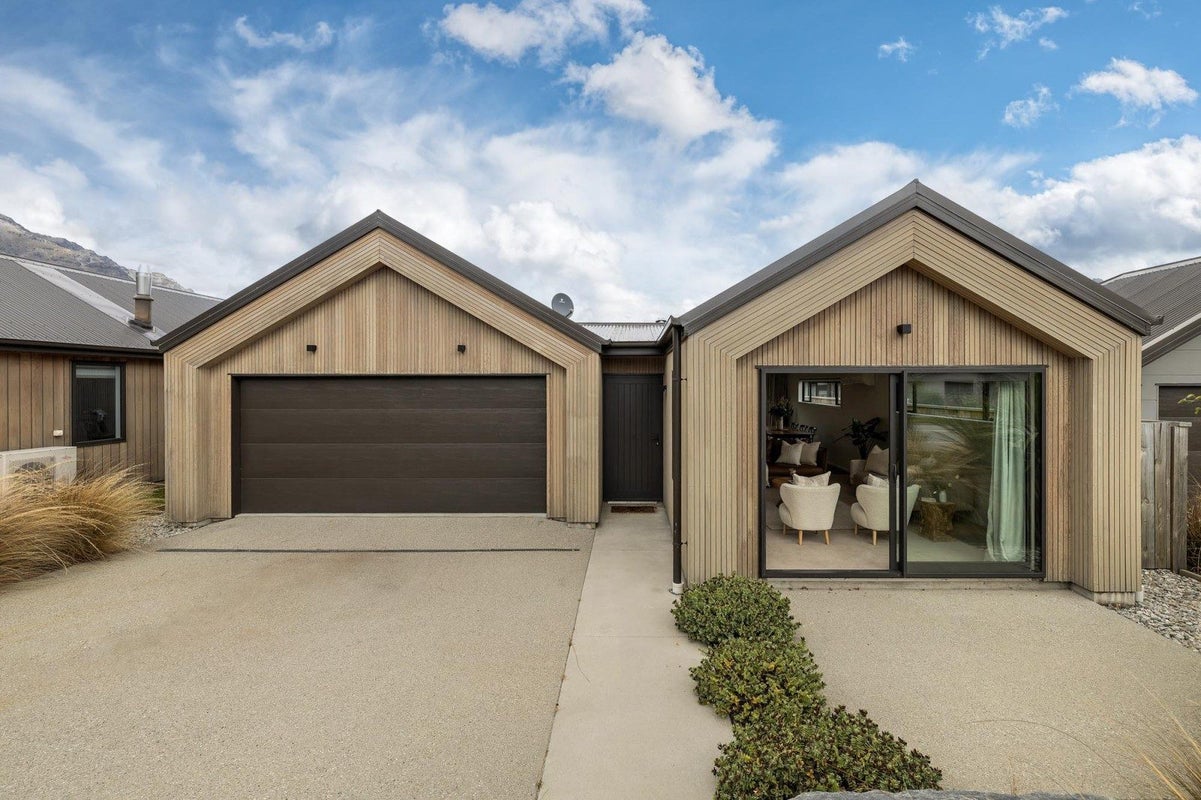 71 Jack Hanley Drive, Jacks Point, Queenstown - Carousel 2