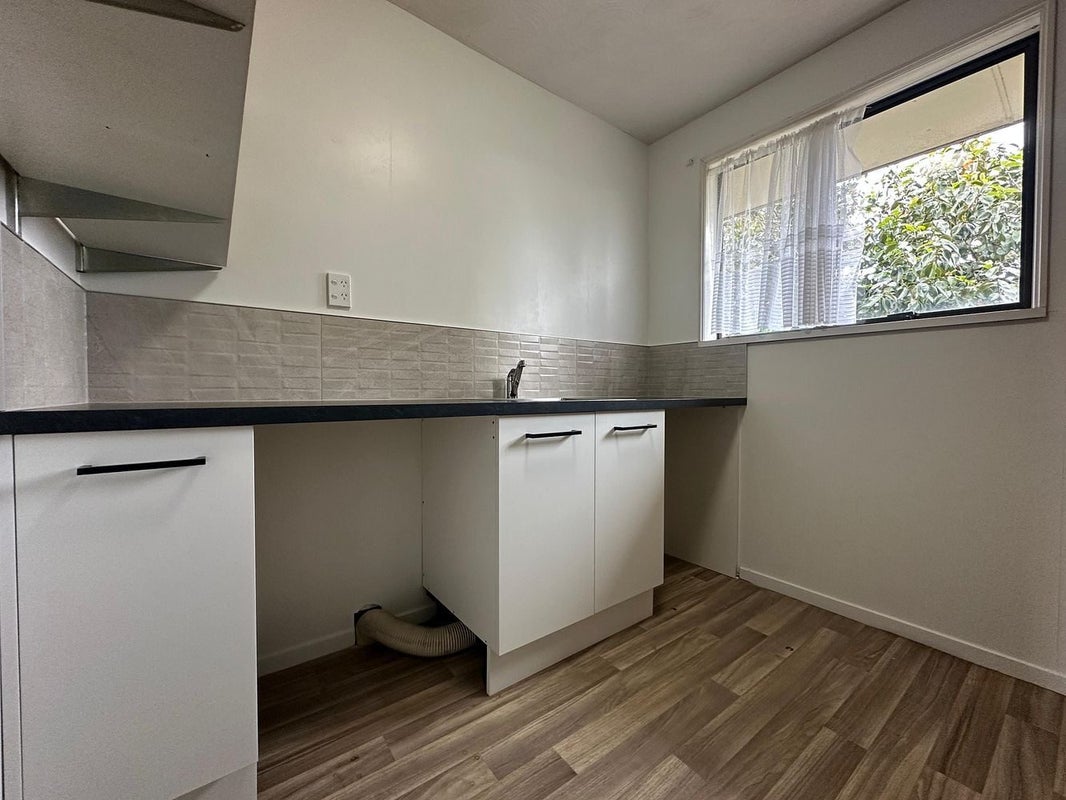 1 Lakewood Drive, Burwood, Christchurch - Carousel 12