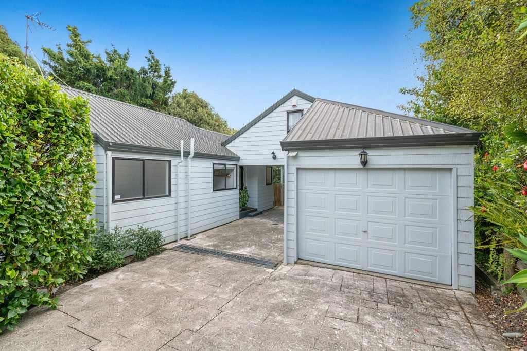 7 Emery Grove, Bayview, Auckland - Carousel 2