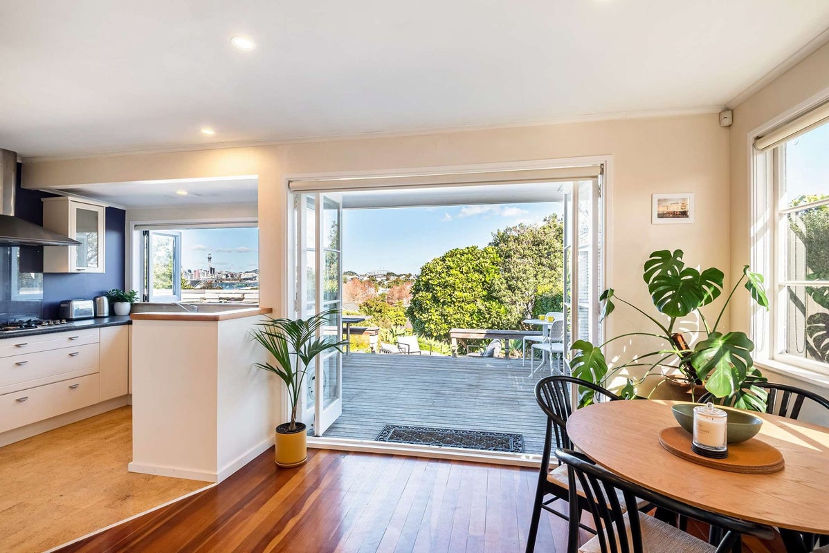 24 Waimana Avenue, Northcote Point, Auckland - Carousel 2
