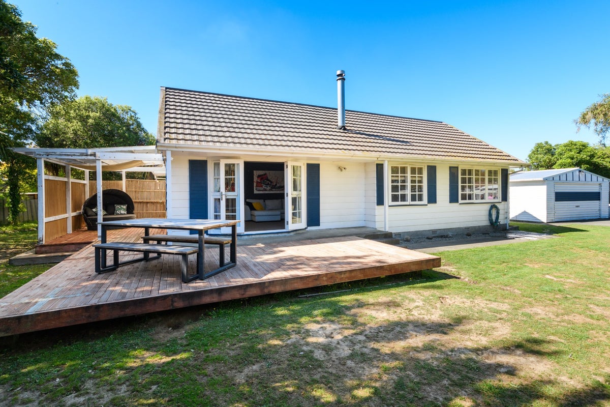 12 Saturn Crescent, Milson, Palmerston North - Carousel 1