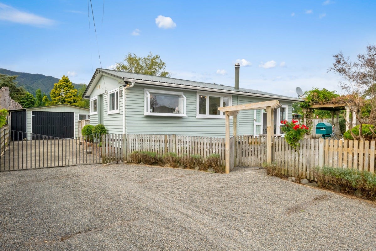 156 Parkes Line Road, Maymorn, Upper Hutt - Carousel 1