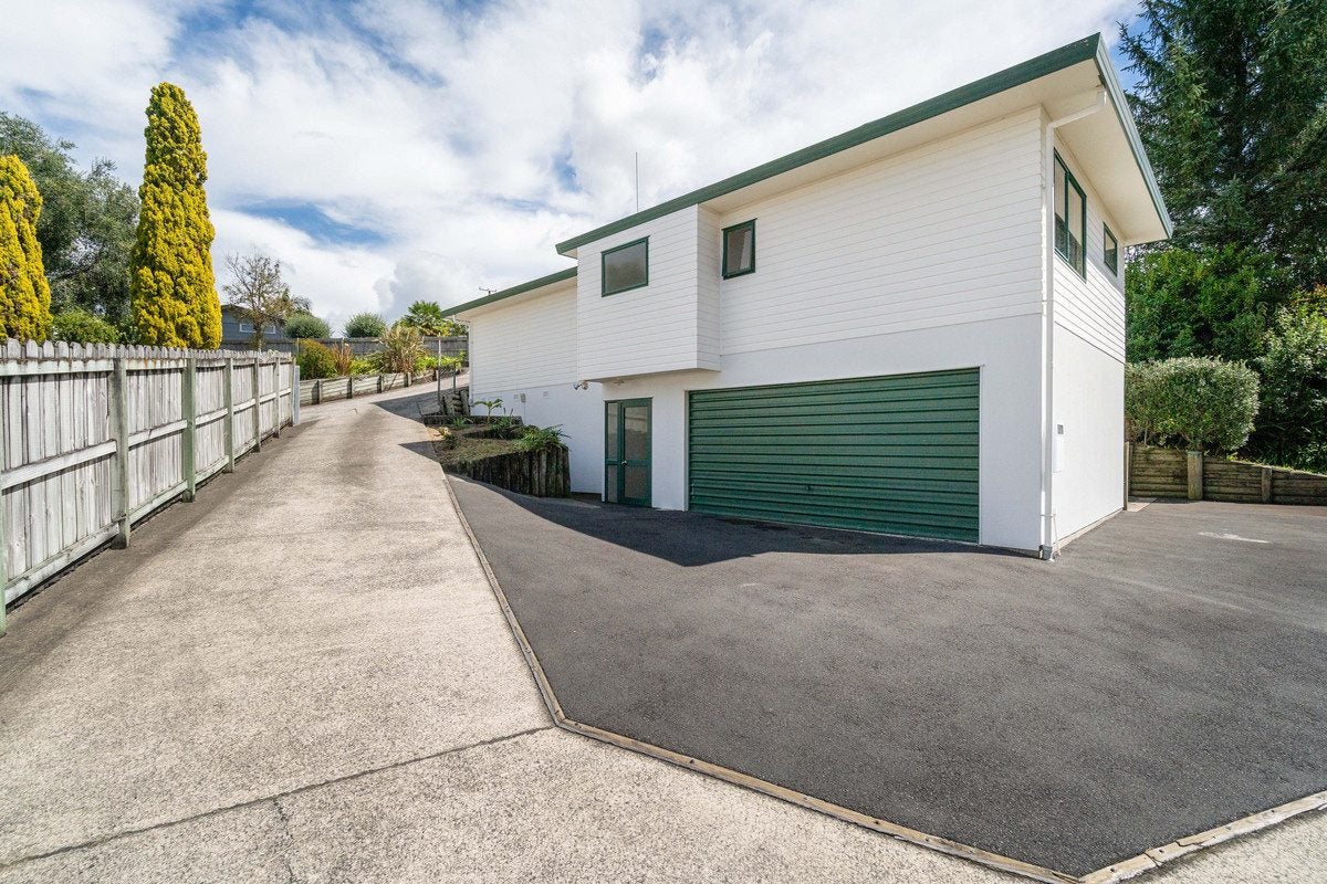 46 Welcome Bay Lane, Hairini, Tauranga - Carousel 1