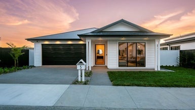 5 Tipu Crescent, Wainui, Wainui - Carousel 1