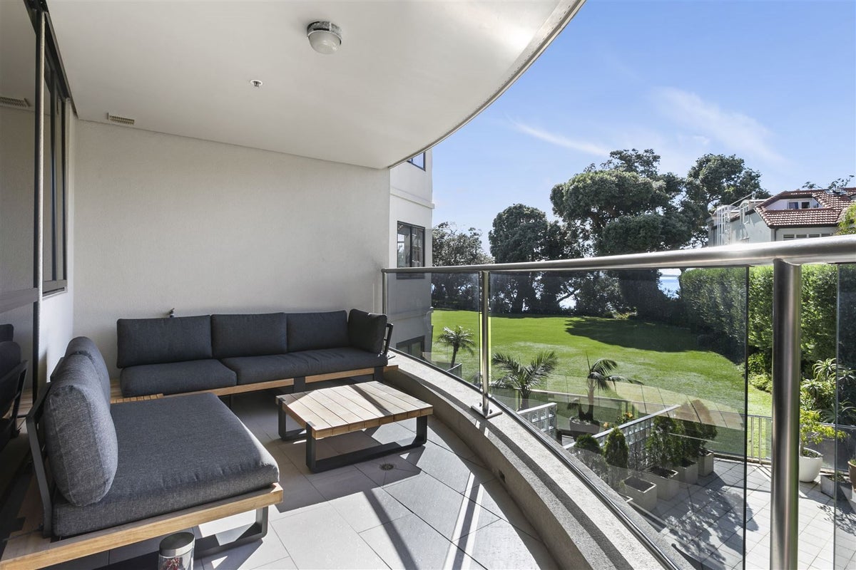 1D/173 Hurstmere Road, Takapuna, Auckland - Carousel 2