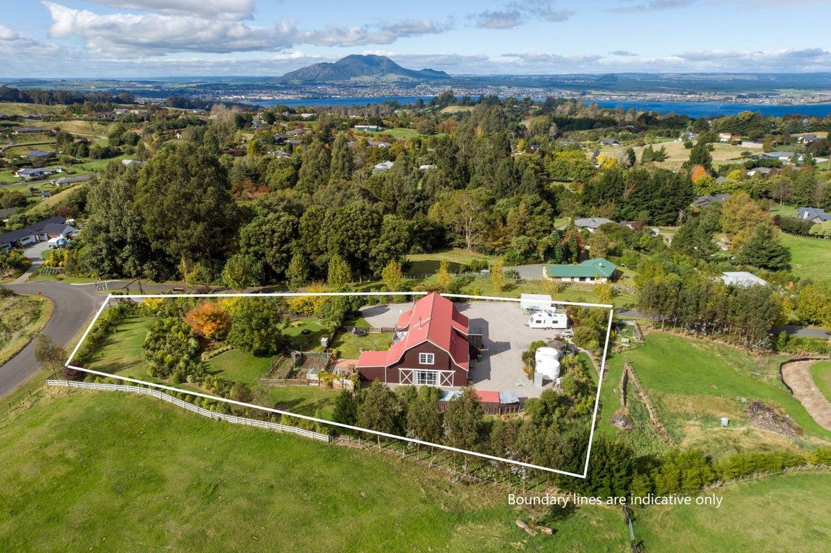 13 Highland Drive, Acacia Bay, Taupo - Carousel 1