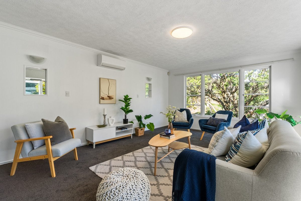 10 Tui Terrace, Tawa, Wellington - Carousel 2
