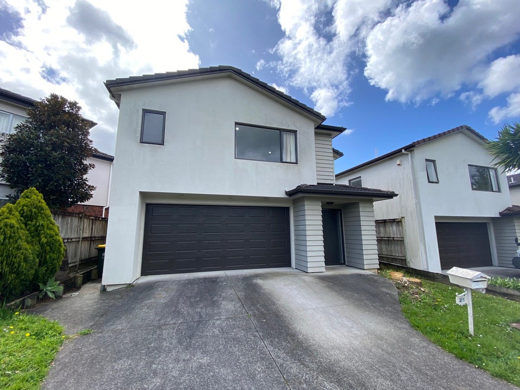 21 Norwood Drive, Flat Bush, Auckland - Carousel 1