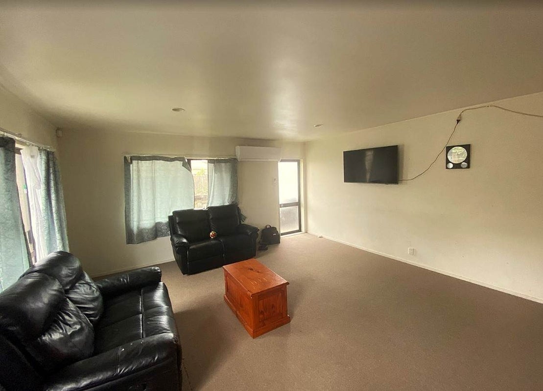 2/15 Regent Street, Papatoetoe, Auckland - Carousel 2