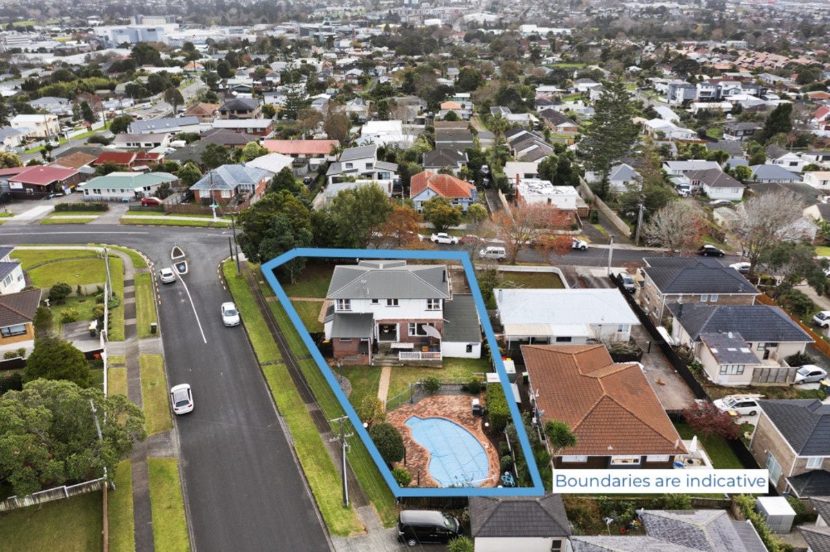 5 Humphrey Kemp Avenue, Henderson, Auckland - Carousel 35
