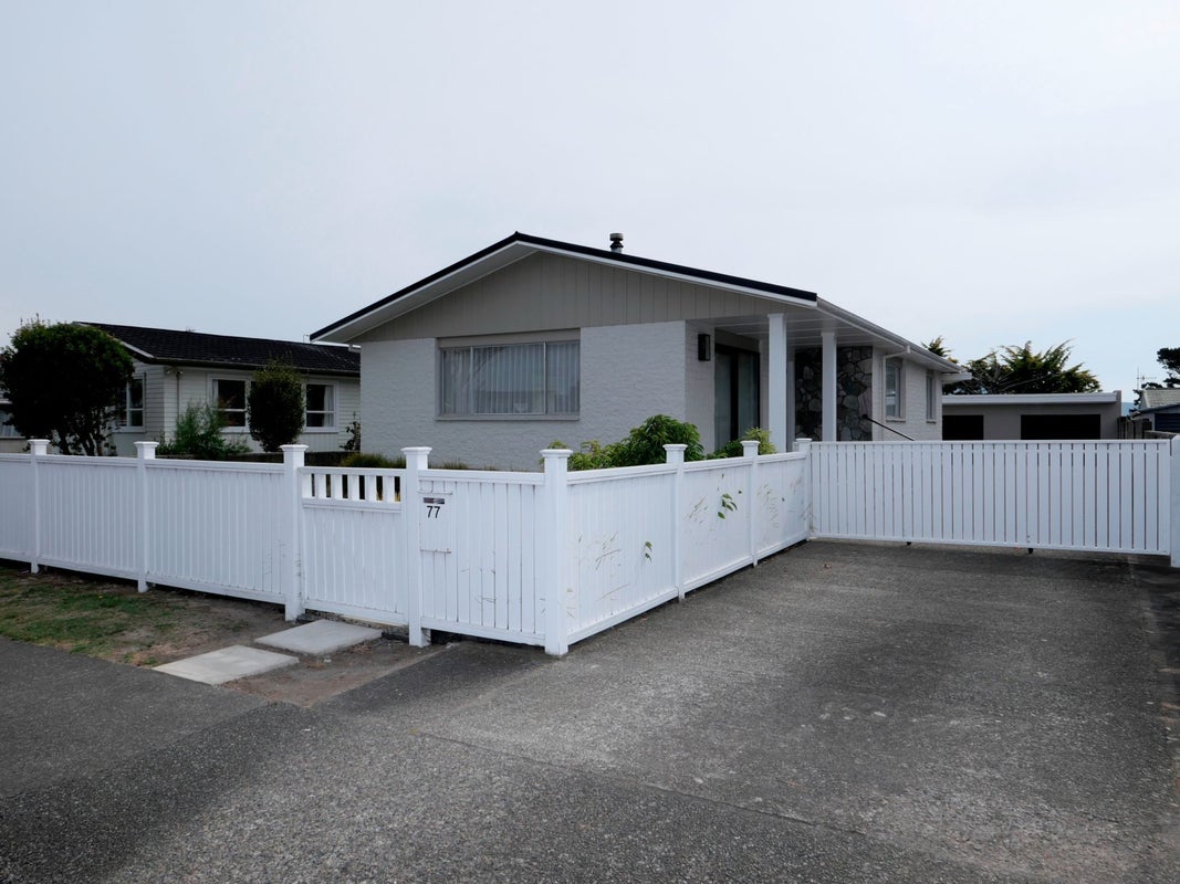 77 Gray Avenue, Paraparaumu Beach, Paraparaumu - Carousel 2